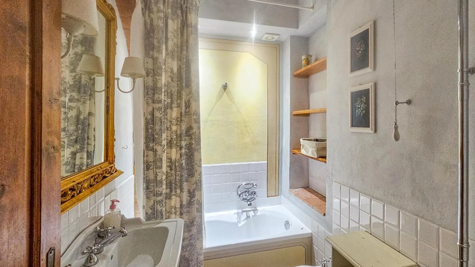 Francigena Apartments - Happy Rentals Gambassi Terme 0*,